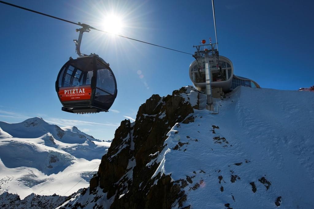 Wellnesshuettendorf Wiese Sankt Leonhard im Pitztal Exterior photo