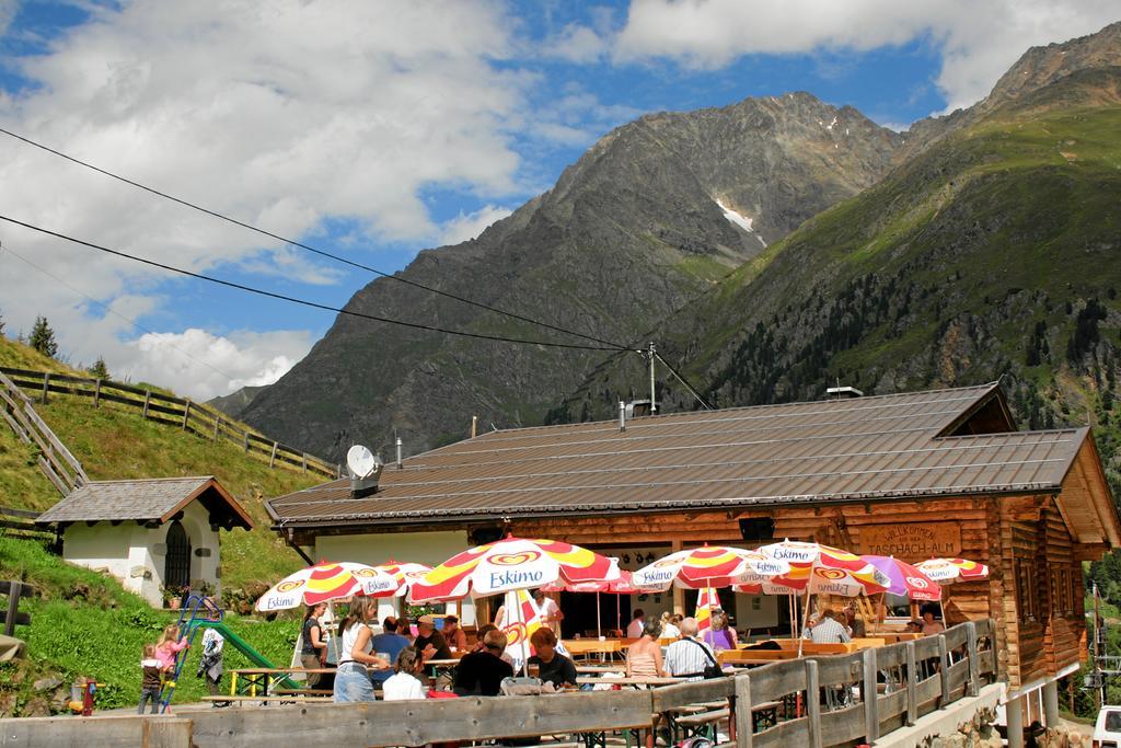 Wellnesshuettendorf Wiese Sankt Leonhard im Pitztal Exterior photo