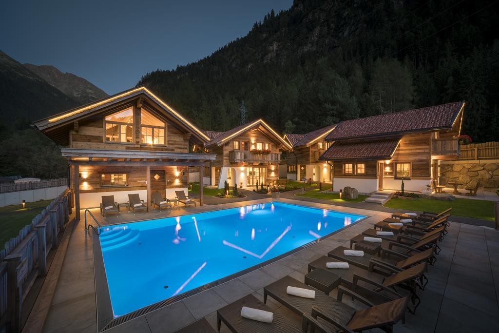 Wellnesshuettendorf Wiese Sankt Leonhard im Pitztal Exterior photo