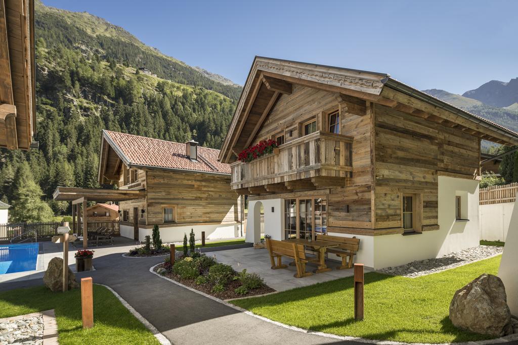 Wellnesshuettendorf Wiese Sankt Leonhard im Pitztal Exterior photo