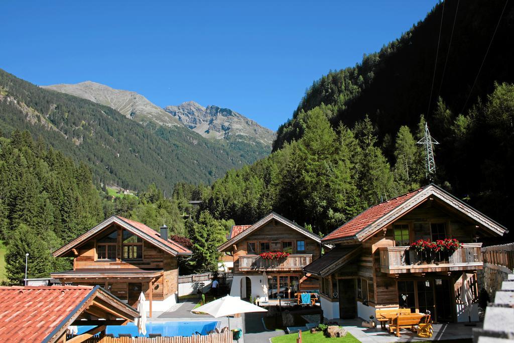 Wellnesshuettendorf Wiese Sankt Leonhard im Pitztal Exterior photo
